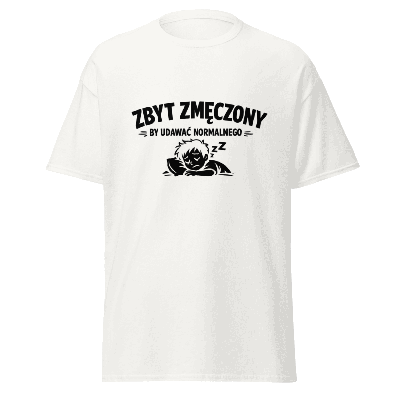 Koszulka T-Shirt Rizer "Zbyt Zmęczony By Udawać Normalnego" na modelu, czarna z nadrukiem tekstowym, casualowy styl.