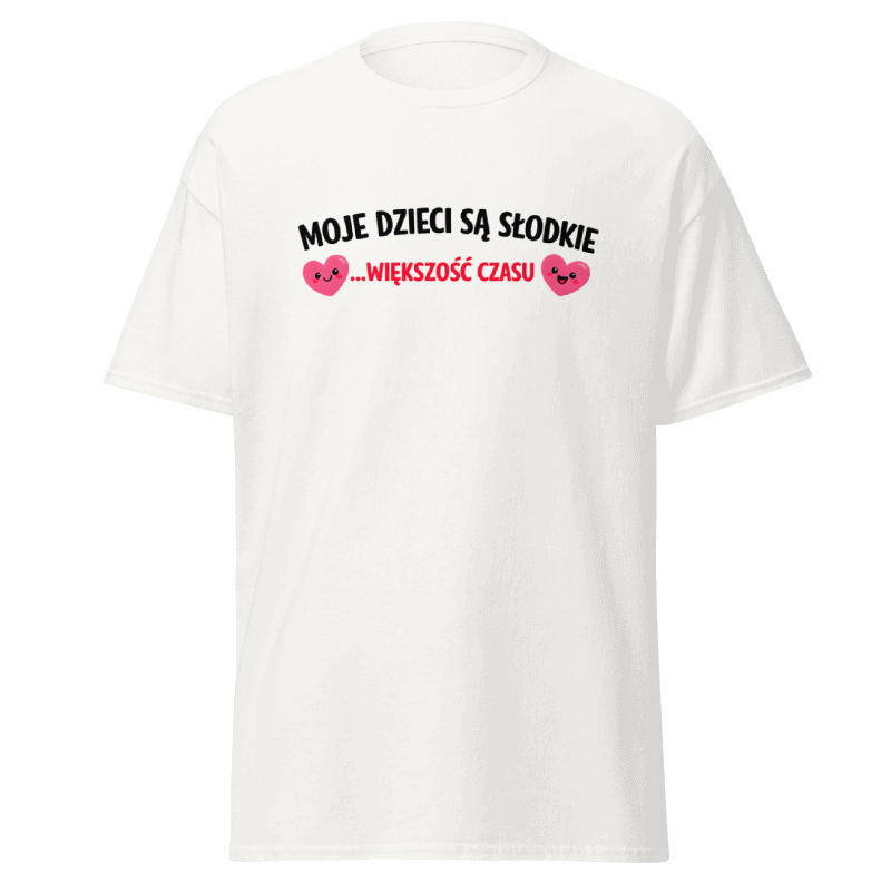 Koszulka Rizer "Moje Dzieci Są Słodkie... Większość Czasu" na modelu, czarna bawełniana t-shirt z nadrukiem.